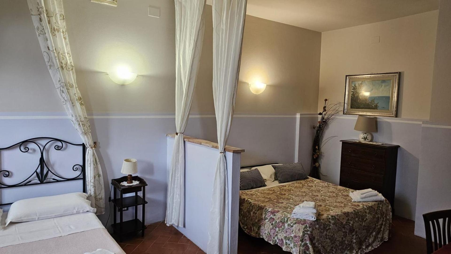 Hostal I Chiari Acquaviva  Exterior foto